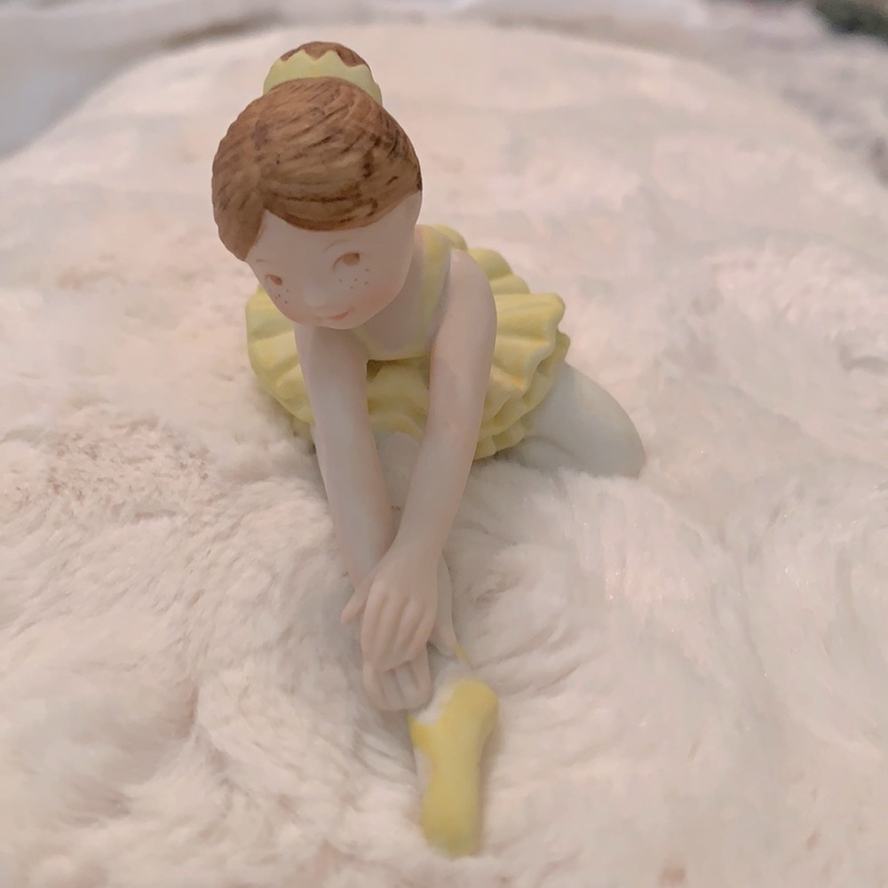 💛Beautiful💛Porcelain Ballerina Figurine